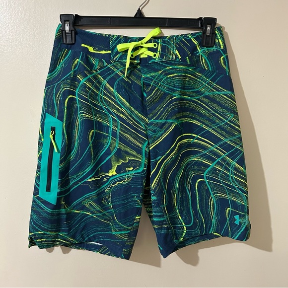 Under Armour Men’s Boys Swim Trunks Heat Gear Loose Coupe Blue Swirl Board‎ Golf - Picture 1 of 8